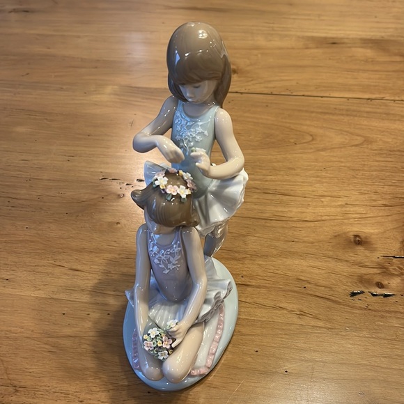 Lladro. First Ballet. Authentic and in perfect condition. Stamped on bottom. - Picture 3 of 12